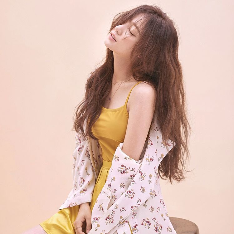 songhayoonpics's tweet photo. eTHEREAL BEAUTY https://t.co/wB5DNyTWlv