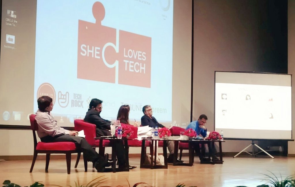 AnumShakeel1's tweet photo. @SheKab pitch at #SheLovesTechPk @CIRCLE2020 @MomentumTechCon @sybrid @SadaffeAbid https://t.co/SJ5e7qnudg