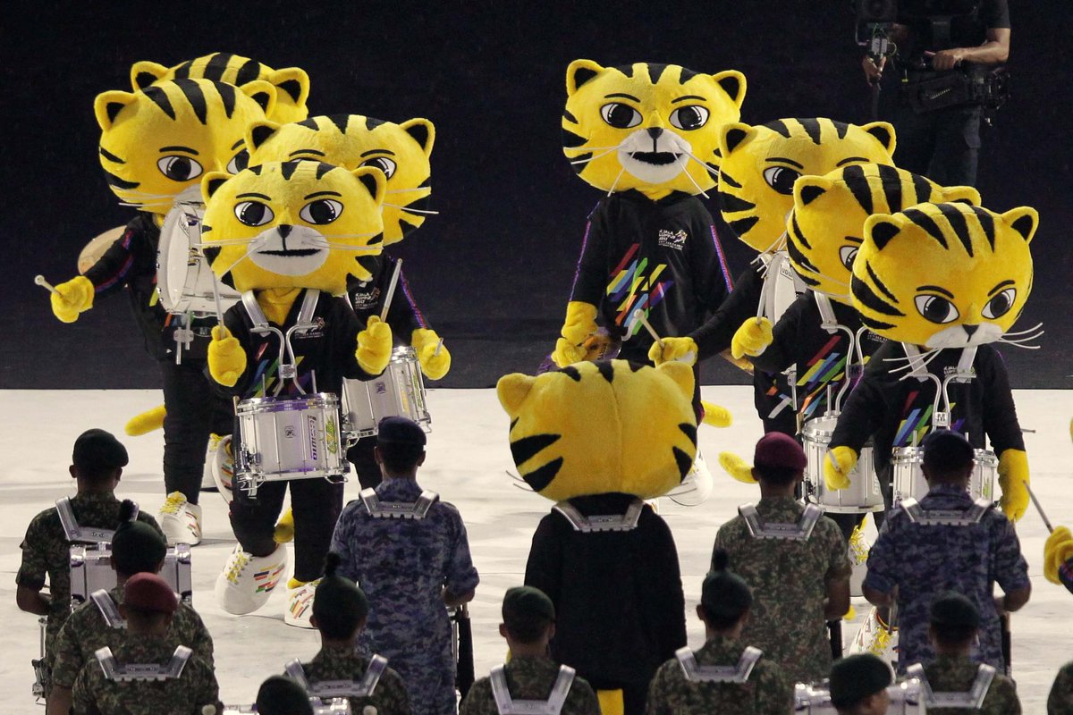 wanmafiq's tweet photo. Awat comel sangat Rimau yang main snare ni 😂 https://t.co/3AqT6rpMC7