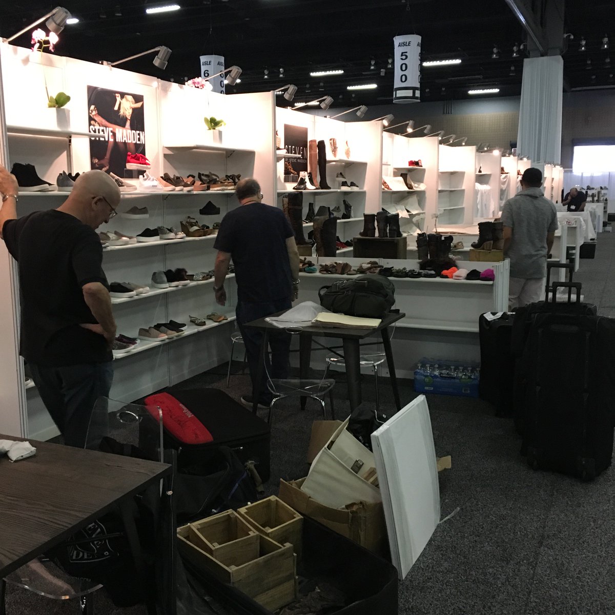AtlantaShoeMrkt's tweet photo. All setup &amp; ready 2 go! Remember to tag your social media posts w/ #TASM2017. We have a Twitter wall upstairs displaying your tagged tweets. https://t.co/QrfKGI8rLD