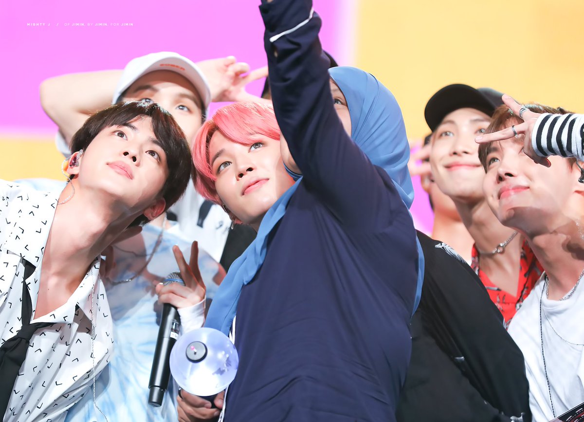 mighty_jimin's tweet photo. 170804 #BTS #JIMIN #지민 댕댕이들 우째이리귀여울꼬
https://t.co/pldF3QPPAA
https://t.co/XXiY9LwpQx https://t.co/HyE38mkENj
