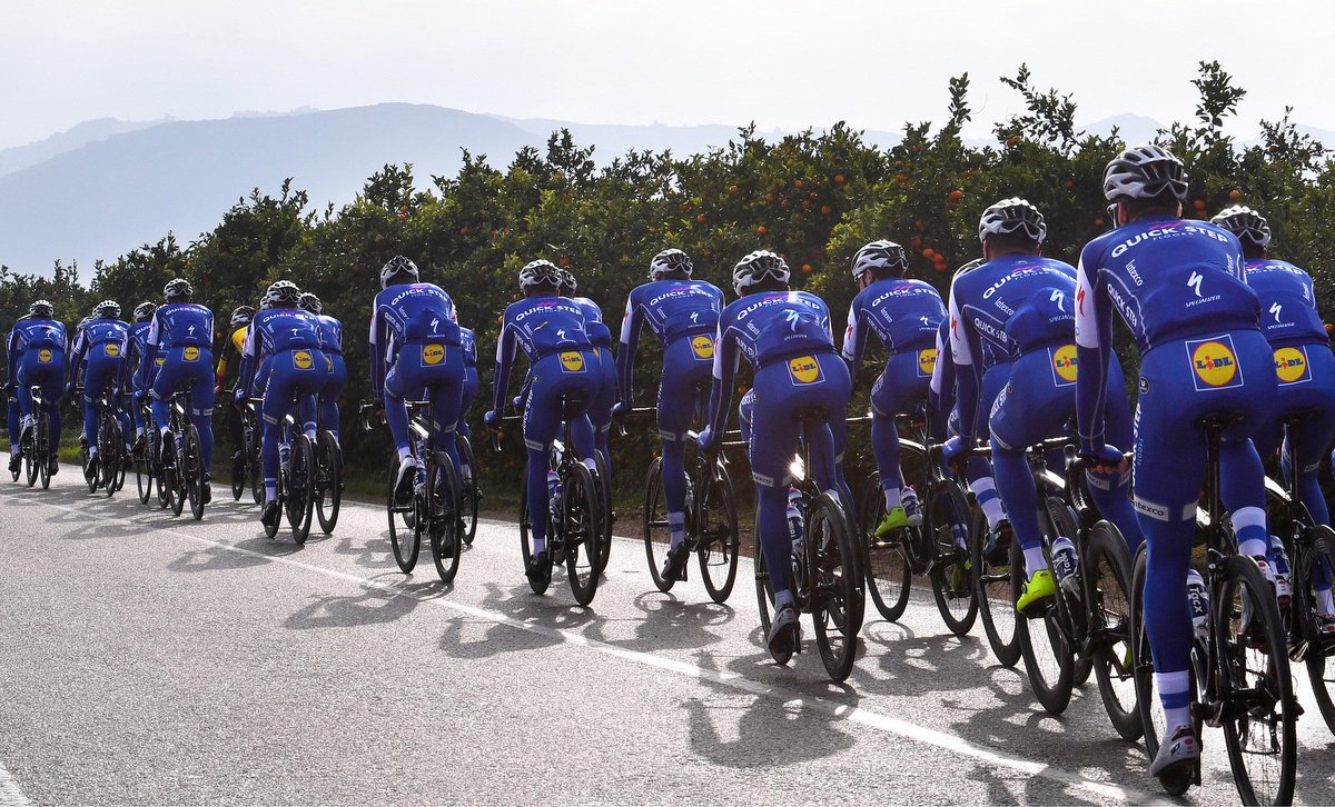 What better way to start the weekend than welcoming to the team the U23 Dutch Champion <a href="/FabioJakobsen/">Fabio Jakobsen</a>? quickstepfloorscycling.com/en/news/detail… <a href="/TDWsport/">Tim De Waele</a>