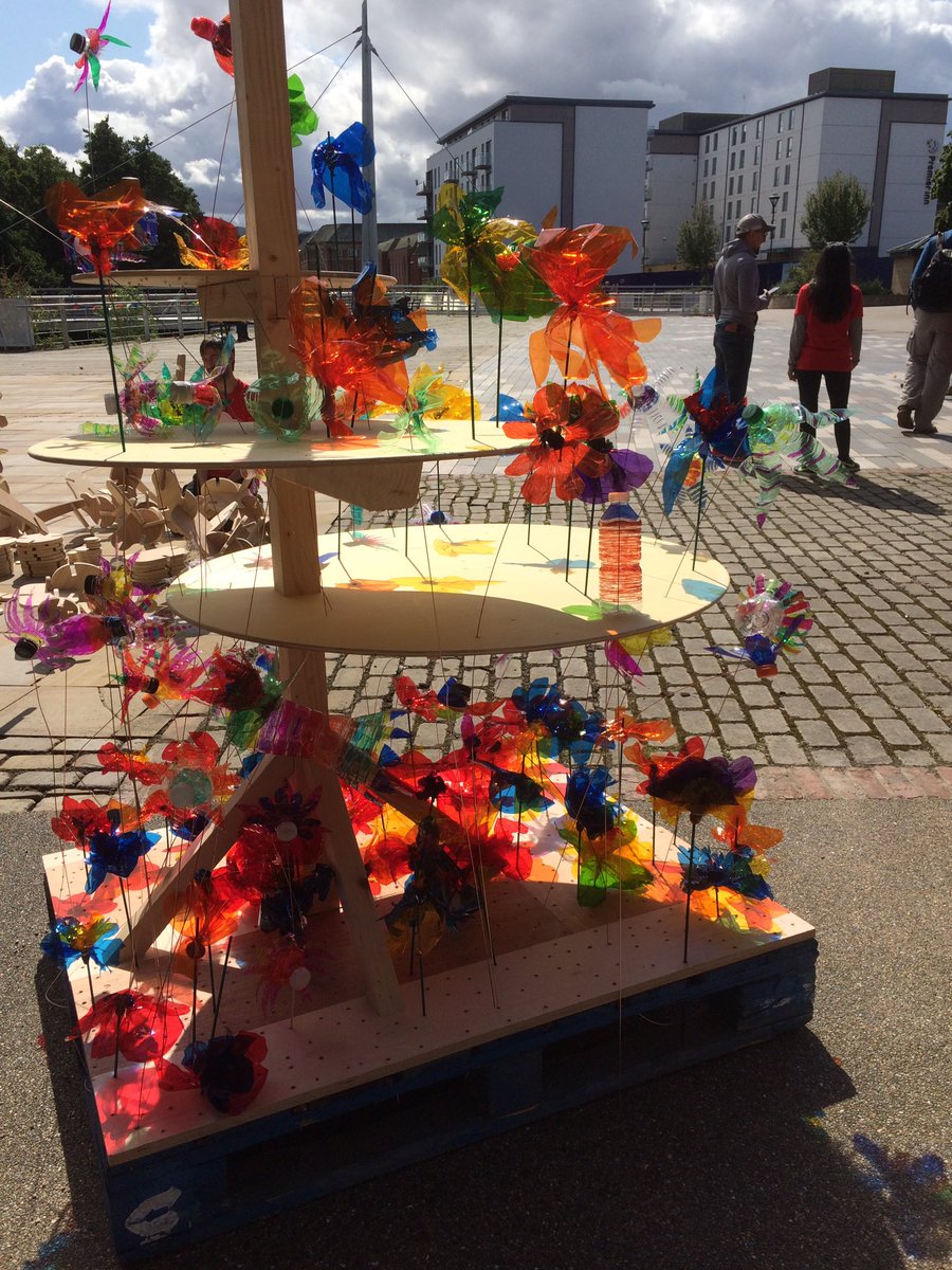 TheVicarAgain's tweet photo. @FIGMENTDerby @derbysilkmill very windy https://t.co/QH5uoT5qFq