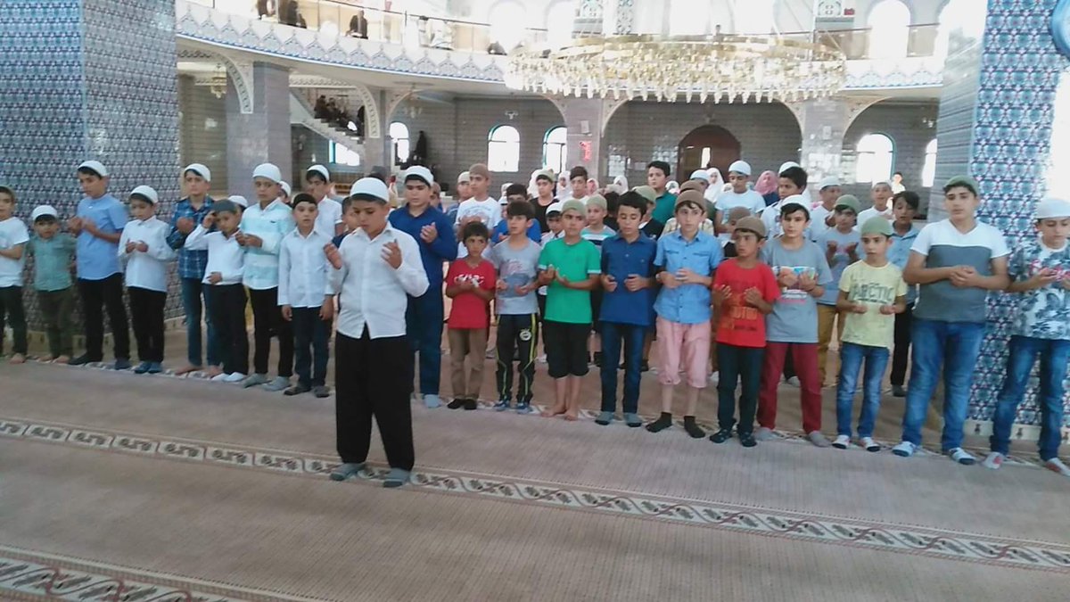 DARKMAN2147's tweet photo. NAMAZ Dinin direğidir..!

NAMAZ Cennetin anahtarıdır..!

Hayat NAMAZ'la güzeldir..!

RABBİM bu çocuklarımızın sayısını katbekat artırsın... https://t.co/QAFtW7hYjc