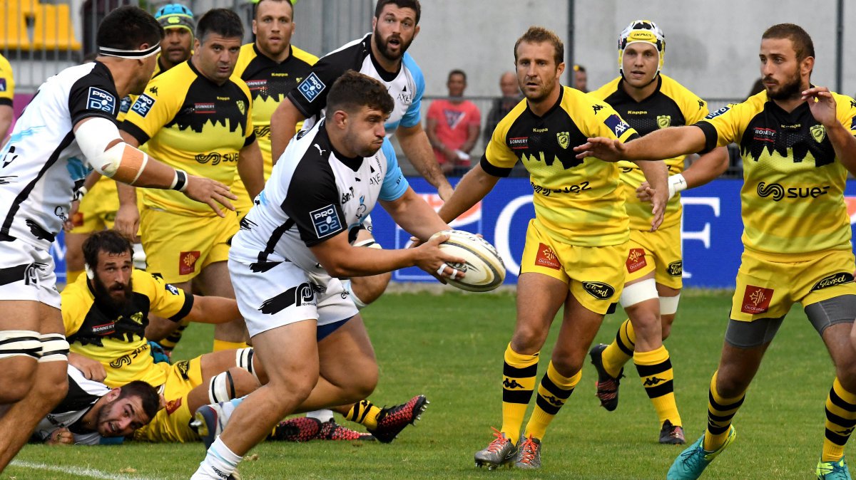 France3Paris's tweet photo. En rugby, #Massy, leader provisoire de #PROD2... La victoire en chantant ! | https://t.co/Y5j6jrdw36 @RCME91 @USCXV @FFRugby https://t.co/kBuGbIUR0W