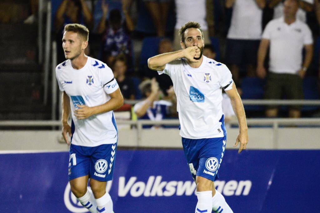 carlosruiz14_'s tweet photo. 💪3 puntos q se quedan en casa!!!
😄⚽️🥅Muy feliz por el trabajo del equipo y por el gol!!!
#DejarnosElAlma #VamosTete https://t.co/vL6G9PfYye
