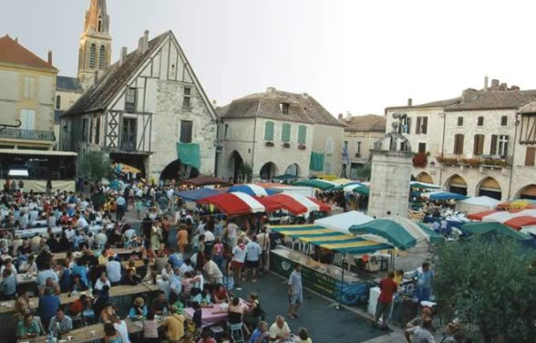 CastelgaillardR's tweet photo. Saturday is the perfect day to take a stroll around the #Eymet market to buy some goodies! 😋🍇🥖 https://t.co/jVc7e8aCW6