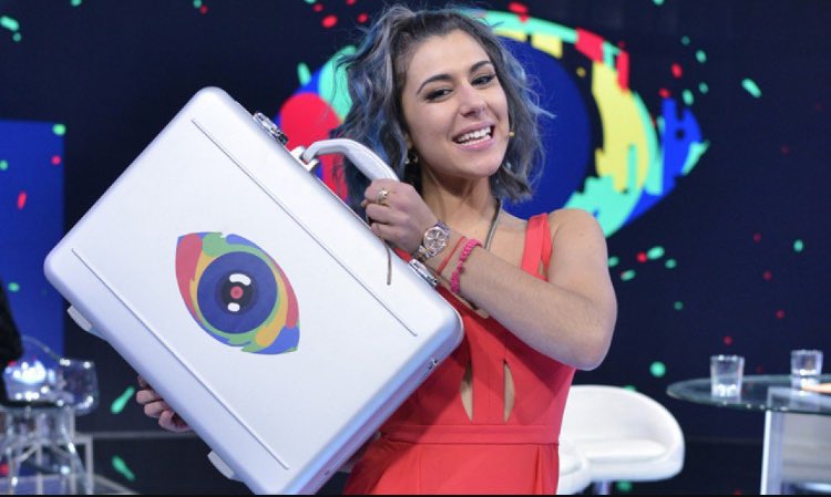 _lolmagazine's tweet photo. ¿Cuál de las dos ultimas GANADORAS de #GranHermano es tu favorita? 🎉🥇 
RT🔃 Bea 🍊#GH17
MG❤️ Sofía 💫 #GH16 
SEGUIRME PARA MÁS ENCUESTAS 🔥 https://t.co/3ozQLHnIeT