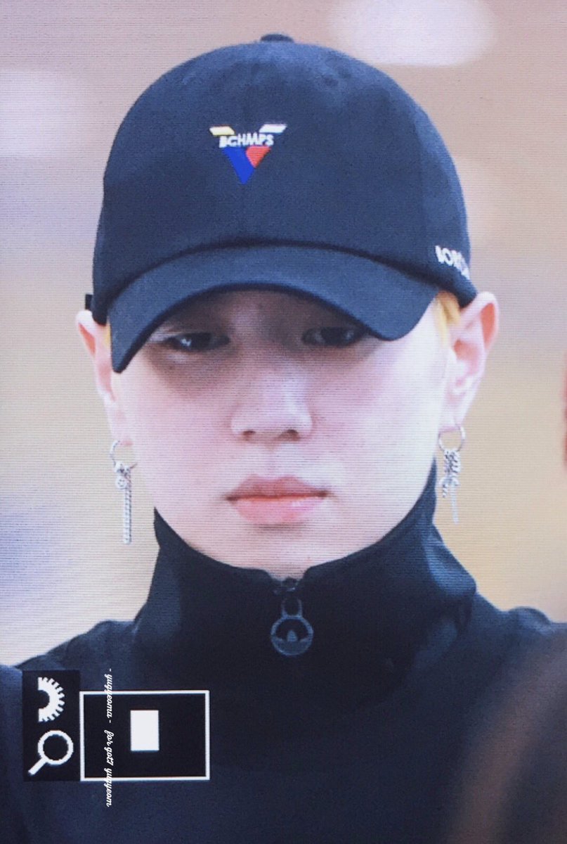 YUGYEOMA_1117's tweet photo. 170819 ✈️ #Yugyeom #유겸 🍊보고싶당~ https://t.co/qox6JNTIfR