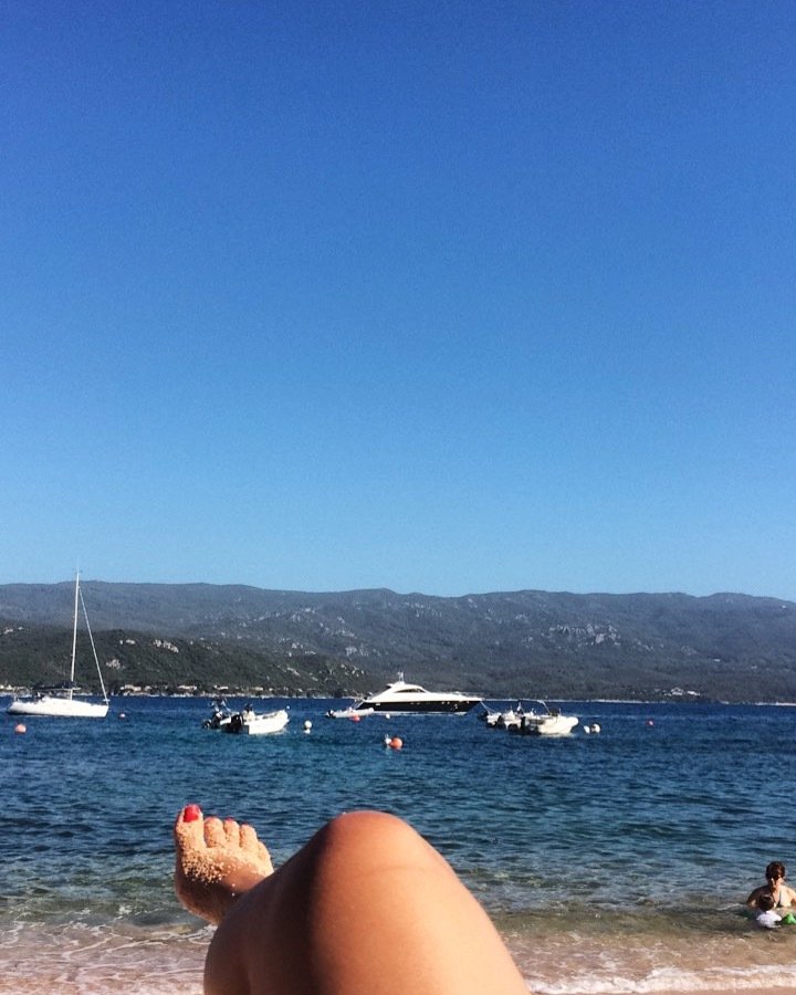 no_laure's tweet photo. Le plaisir de la trêve https://t.co/0yKRmxw6D6 https://t.co/ILFrsFWVSK