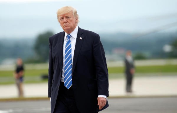 aawsat_News's tweet image. #أميركا | #ترمب يبحث استراتيجية جديدة لـ #أفغانستان 

aawsat.com/node/1002776