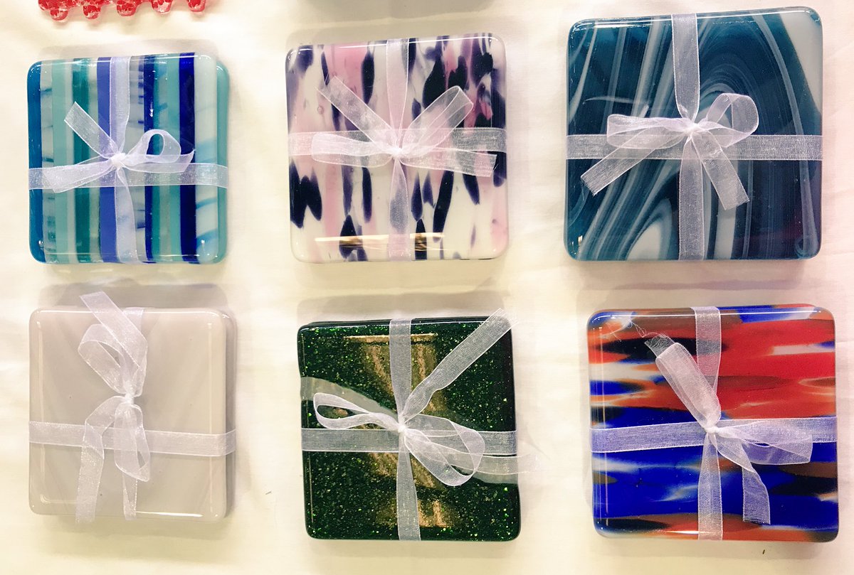 GoneFusedGlass's tweet photo. All set up at #Brecon craft fair! https://t.co/hhRXXsbtcH