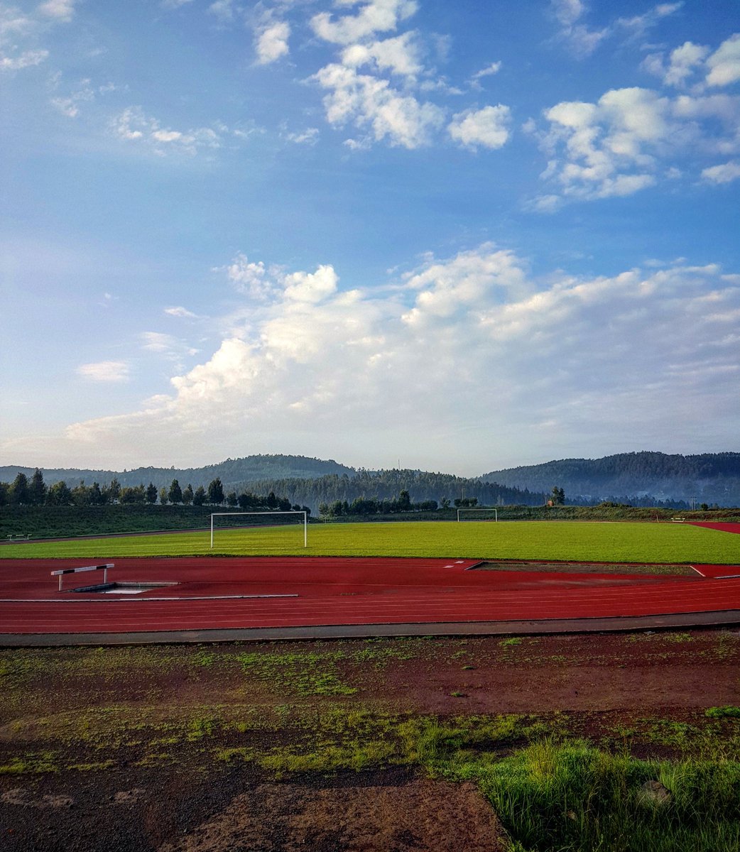 runninelvis's tweet image. The most peaceful track on earth at 2751m altitude. Solo sessions 6.30am on a mission #RiseAndConquer @adidasrunning @MaurtenOfficial