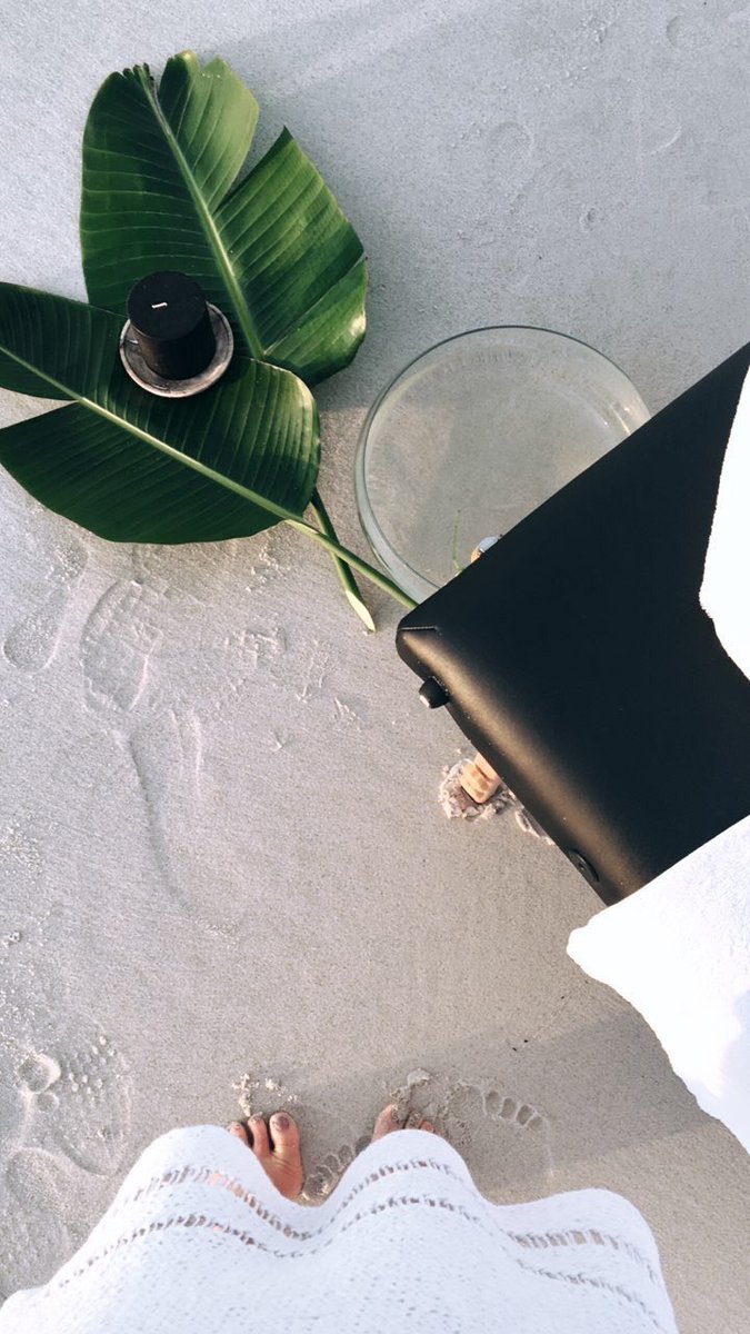 Dunes_life's tweet photo. 🌴🌺 BTS OF TODAYS SHOOT WITH BODYSTATE 🌴🌺 
https://t.co/zdoUmeLXDP
#BodyStateambassador #tropical #wellbeing https://t.co/kdMURYkB2P