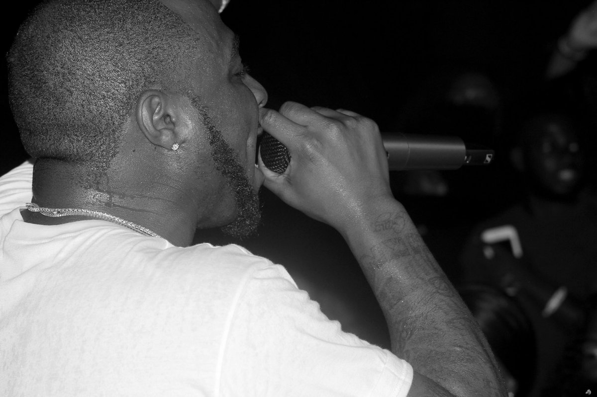 iamsuruayo's tweet photo. @iam_Davido #shotbysuru https://t.co/KaaR9mdIQj
