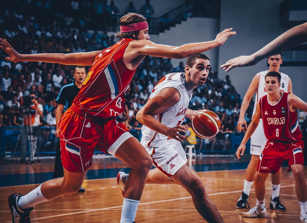 BaseCBGC's tweet photo. Lo consiguió ante Serbia 🇷🇸 delante de más de 4.000 personas en Pogdorica. Hoy, final contra Francia 🇫🇷 ¡¡Suerte Jovan!! https://t.co/jE3hxVztM1