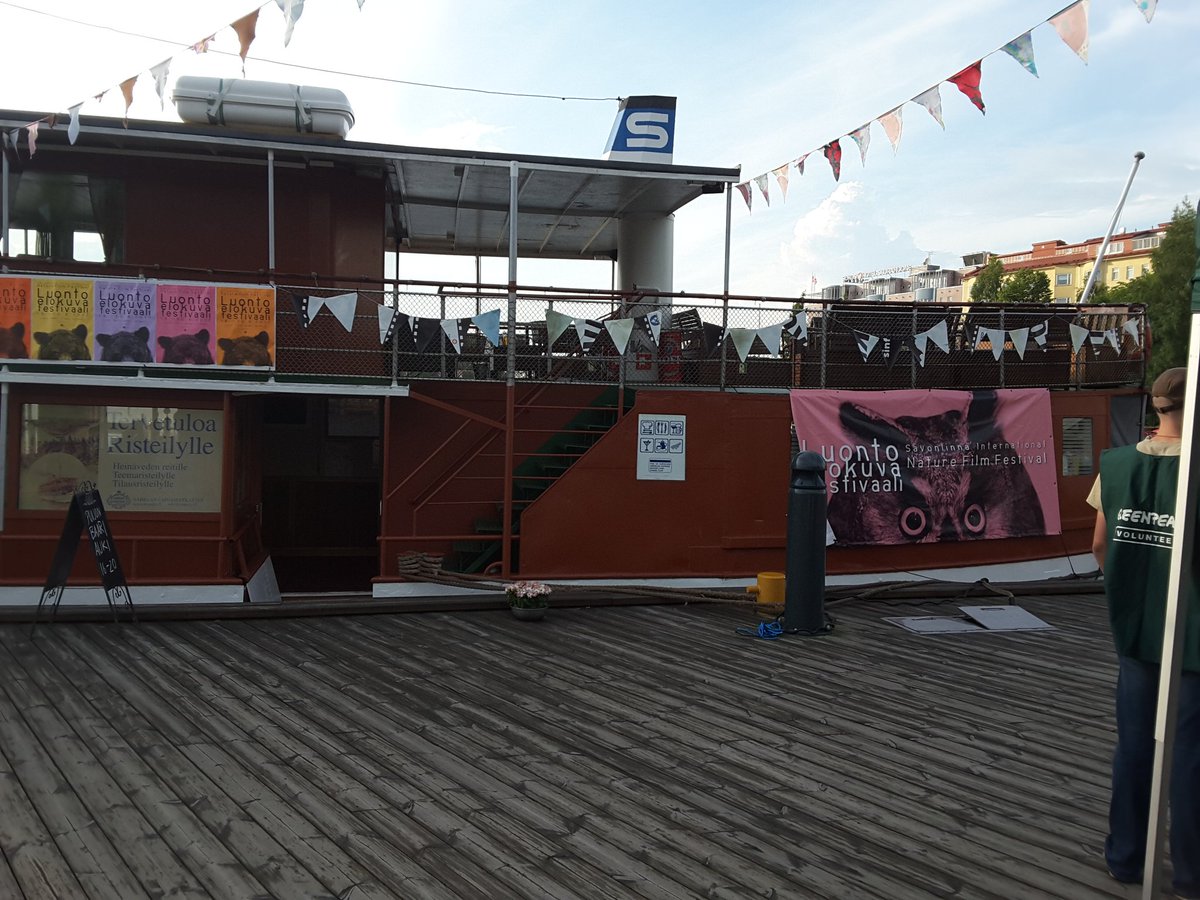 MariaKohtala's tweet photo. Savonlinnan Luontoelokuva Festivaalit ensimmäistä kertaa. Greenpeace Save The Arctic ja Pelastakaa Pohjoiset Havumetsät.

#gpnvol #sinff https://t.co/oYsh74vHMS