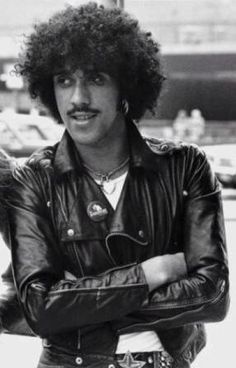 OldDublinTown's tweet photo. Its #Philos Birthday Weekend #ThinLizzy
@BruxellesBars @WhisperingBob @tomhappens @BlackRoseTrib @radionova100  @VisitDublin #bashforphilo https://t.co/8O64uS6jEg