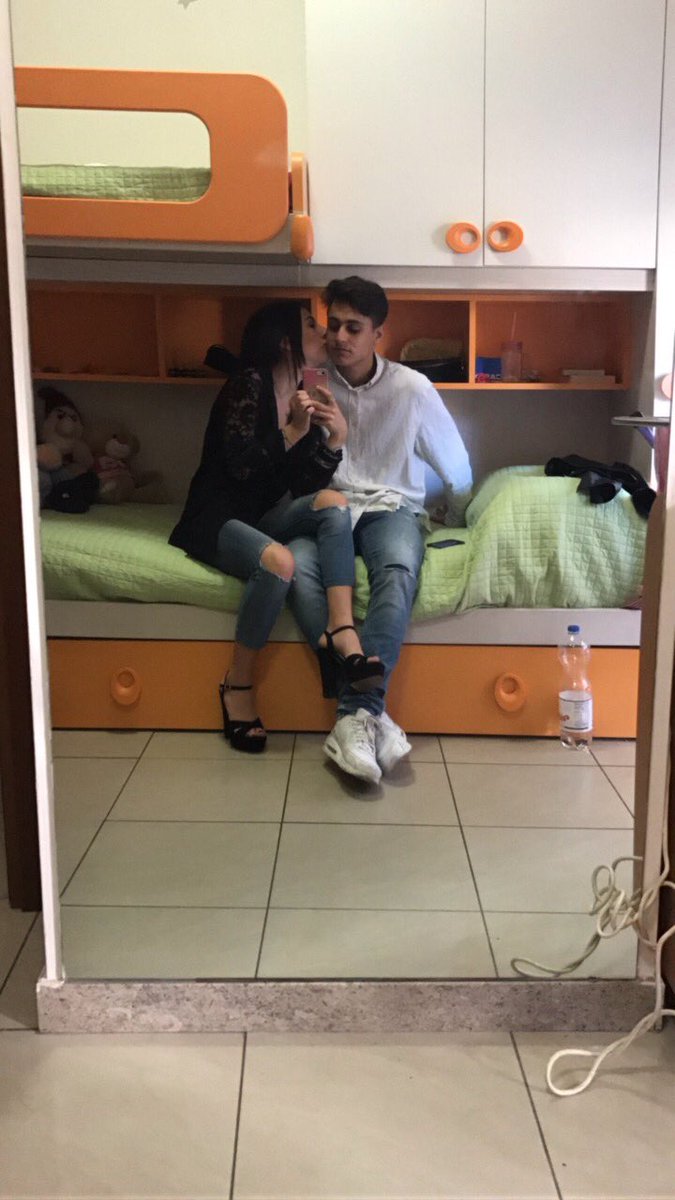 moscatoniky's tweet photo. Tu mi sei sempre a un millimetro di cuore❤️
#eightmonth💓 https://t.co/5MBnvGLFXt