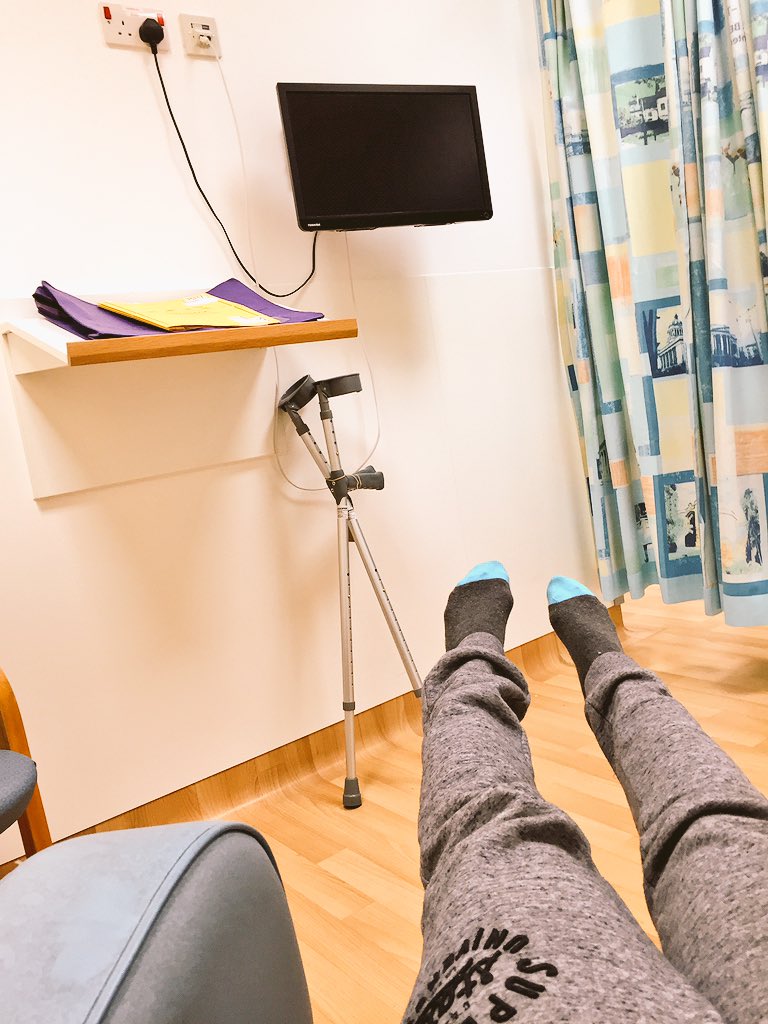 ACLinjuries's tweet photo. Time for knee surgery #7 #screwremoval https://t.co/DOw6Mh3ePN