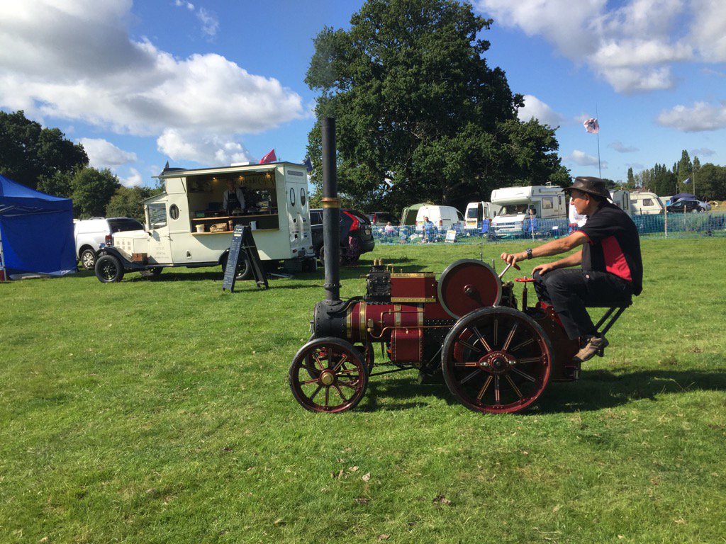 splendidcoffee1's tweet photo. Steam engines @Tractorfest the sun is shining 😊 https://t.co/Wv8O45ak9T