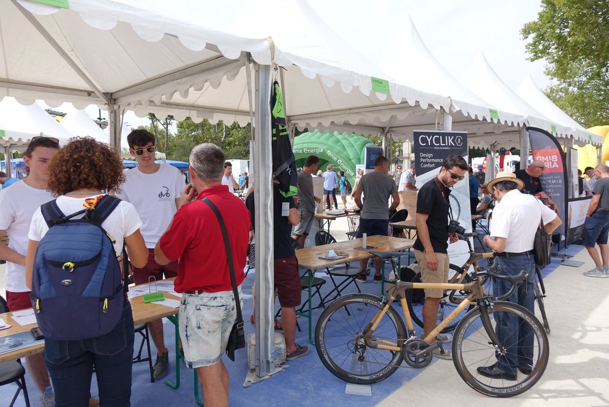 SportBusiness_C's tweet photo. A l'occasion du départ de la #Vuelta2017 à #Nimes l'asso. #GarDigital réunit 21 start-up autour de la thématique #Cyclisme et #velo https://t.co/nJUDRD8BDi