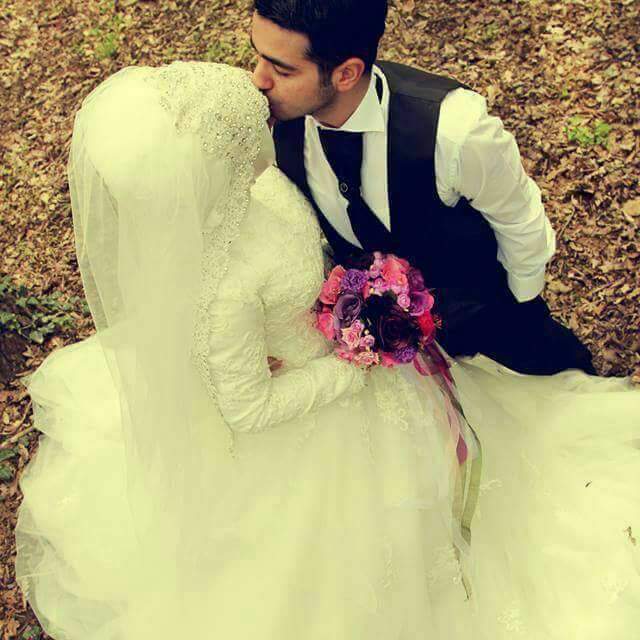 Gir Bakayım Koluma Dedim,
Niye ? Diye Sordu.,
Gül Dalın" da Güzeldir Dedim...