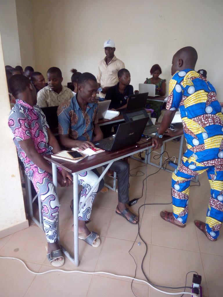 AdeichanN's tweet photo. @absaliou cc @OSM_Mali @ProjetEOF Formation chercheurs # UAC @luc_kpogbe # @FAbiodoun @OSM_BF https://t.co/thBks6YhG1