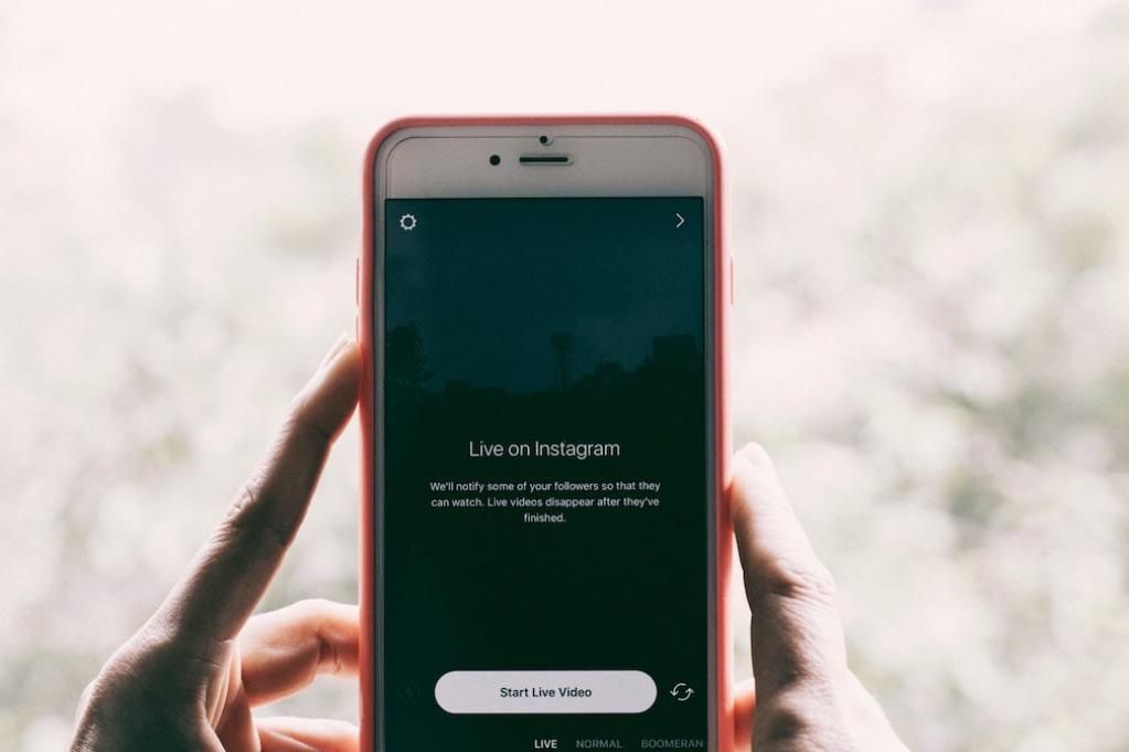 sien_vd's tweet photo. Monotonous as it can be — social media is VITAL to a startup. by @SteevoToday via @startupsco https://t.co/qRqkyD6RQL #SMM https://t.co/5ZKHo1NS31