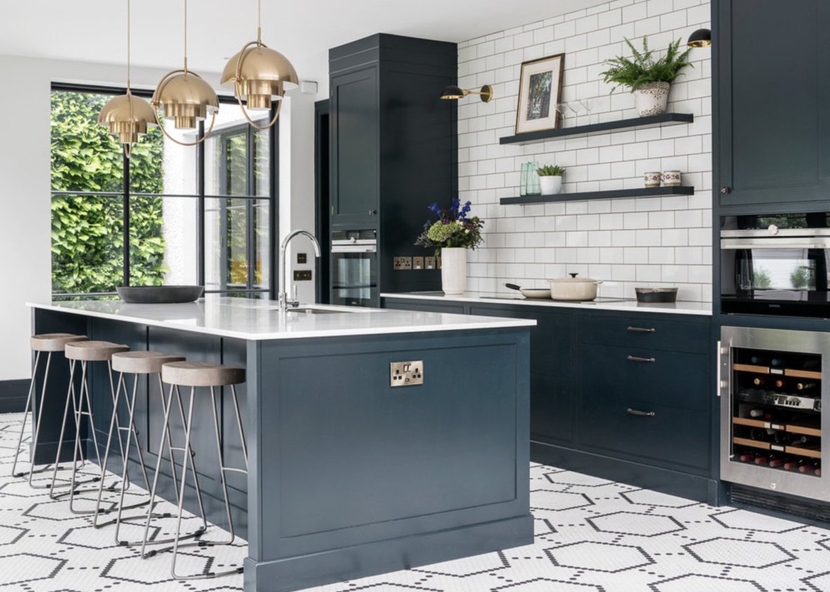 Thumbs up to the beautiful tiles in this kitchen by <a href="/OptimiseDesign/">Optimise Design</a>! po.st/2eDYjb