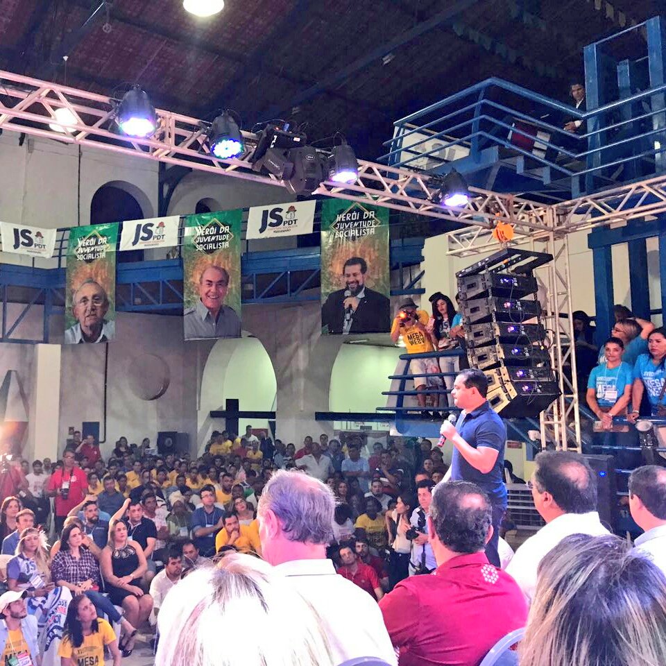 wevertonrocha's tweet photo. Bom dia!
Alguns momentos de ontem no Conjus. Sensacional a energia!
#Conjus #JerryAbrantes #VirandoaMesa #SomosPDT #Maranhão #PDT12 https://t.co/YTqv1BR2za