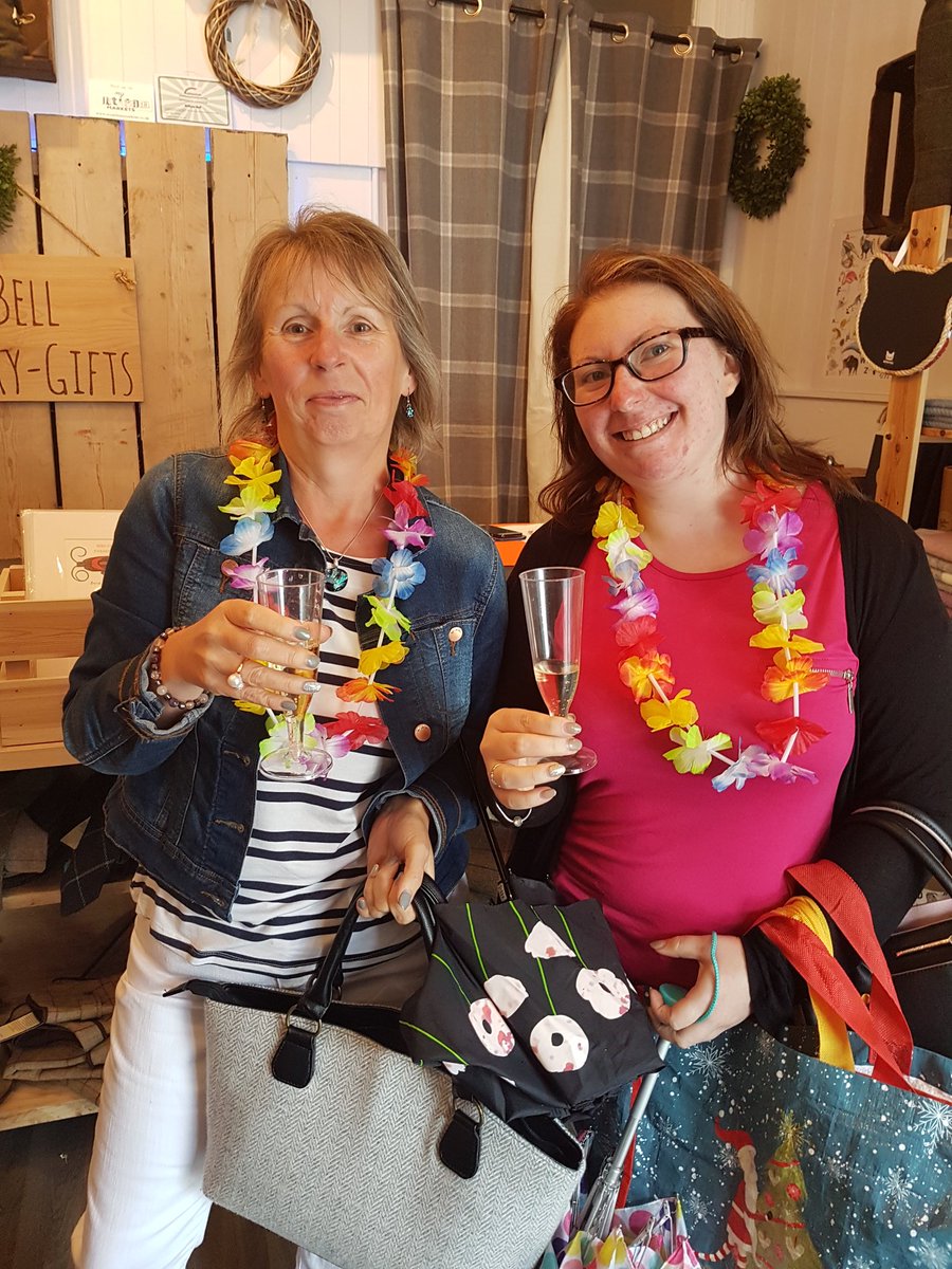 WillowBellHome's tweet photo. Beach Party at Willow Bell 🏖😎🍾🤗 #Cava #Middlewich #Holmeschapel #Sandbach #Northwich #Winsford #Hartford #Goostrey #Peover #Crewe #Cheshire https://t.co/QfjaU6X82B