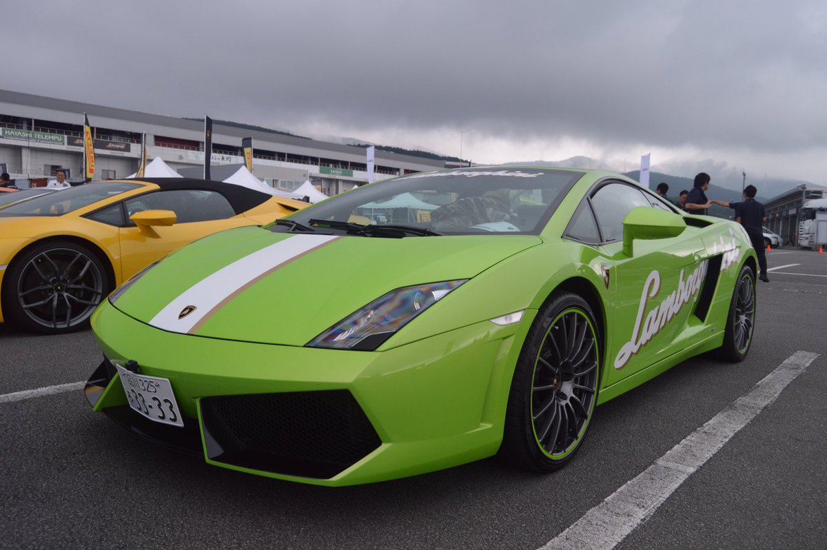 ABA_31212Hiro's tweet photo. 今日の様子を少しだけ...
#バレンティーノバルボーニ
#アクラポヴィッチ
#とらこ
#AventadorSV
#LBAventador
#スワロフスキー
#STARDROPPER https://t.co/SDNp4zNEYR