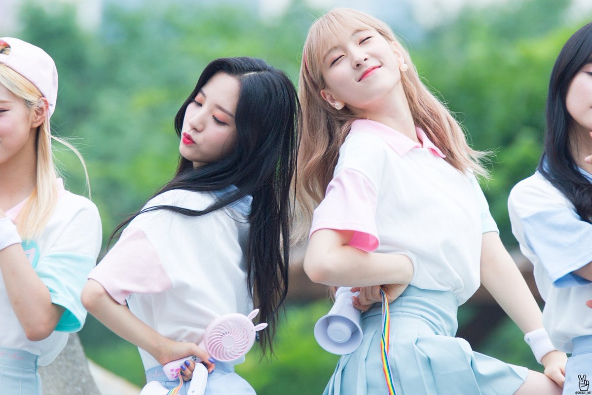 eunseo_joy98's tweet photo. Happy birthday My Jiyeon..! 😘😘
You getting older and getting prettier.. 😍😍🎂🎂🎉🎉🎊🎊🎁 💕 @BoNaWJSN_95 
#HAPPYBONADAY https://t.co/DdgKf27Kqf