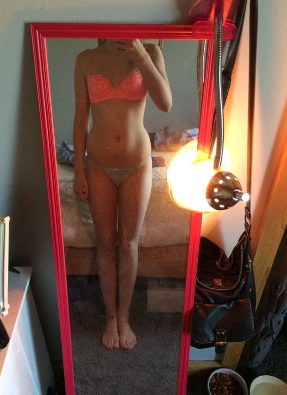 Je suis là tinyurl.com/yccjsfru et je compte bien te faire bander même si j'ai des petits seins et un petit cul 😳