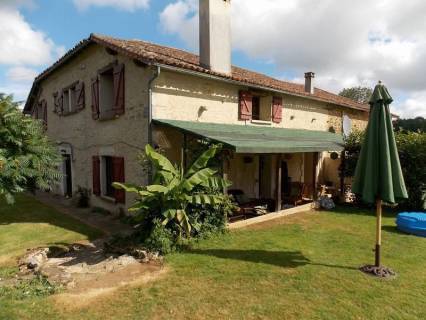 1st4FrenchProp's tweet photo. Property in #Chatain, #Poitou_Charentes, 265,000 euros £241,648: Ref: 18137; Detached character home with pool and… https://t.co/rHHQgUvVYB https://t.co/SCXN090Eyt