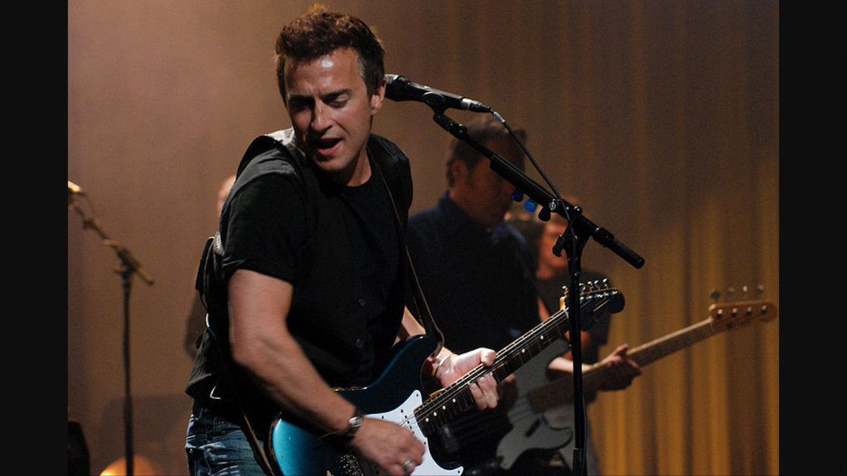 Colin James in Woodstock tonight at Cowapolooz. @colinjamesmusic #colinjames #poutine #foodtruckfestival #hotdog #country104 #freeevent