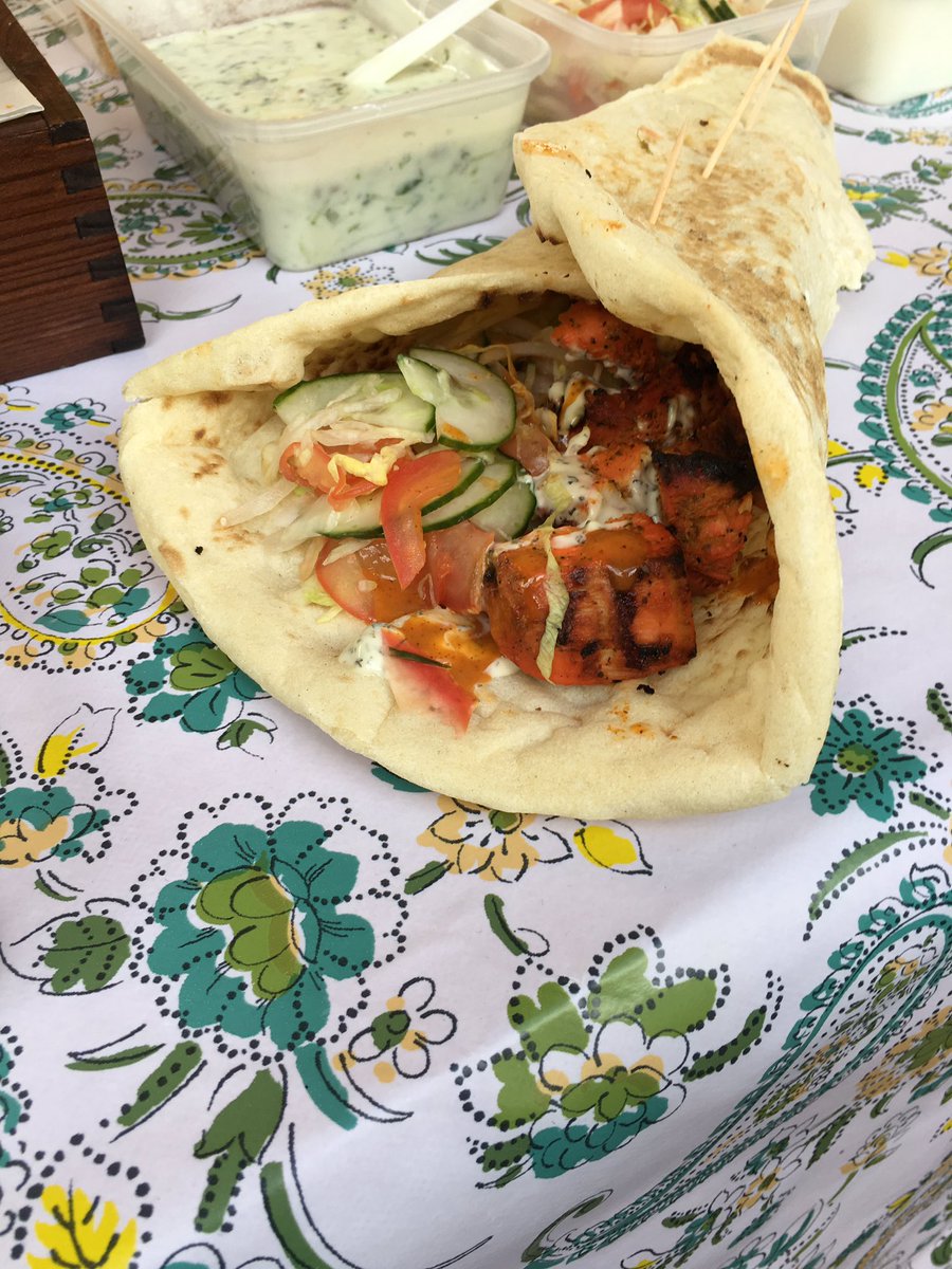 Leytonstonefood's tweet photo. Bit of #chickentikkawrap for lunch? #leytonfoodmarket #leyton #indian #street #food https://t.co/ksT1RjBlEl