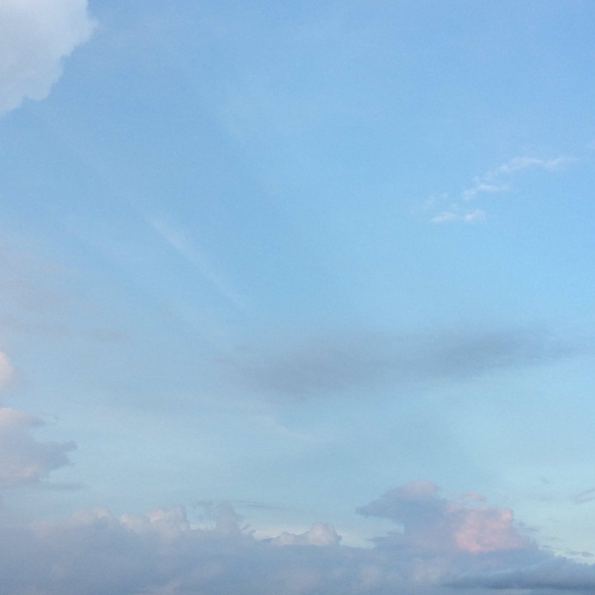 warmsadsongs's tweet photo. ความสุขหน้าตาประมาณนี้☁️💘 https://t.co/1GJEKgdsYN