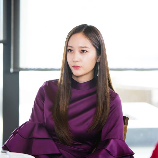 Victoria_87s's tweet photo. @TotallyRoleplay Hey, Krystal from f(x)  wanna join duckie house! I will obey the rules as well. Mind to verify? https://t.co/2weeZQJKCu