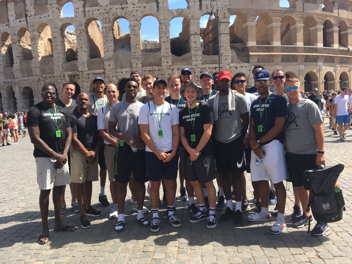 USUBasketball's tweet photo. The Colosseum. WOW!!! https://t.co/wf8iMcjJ8j
