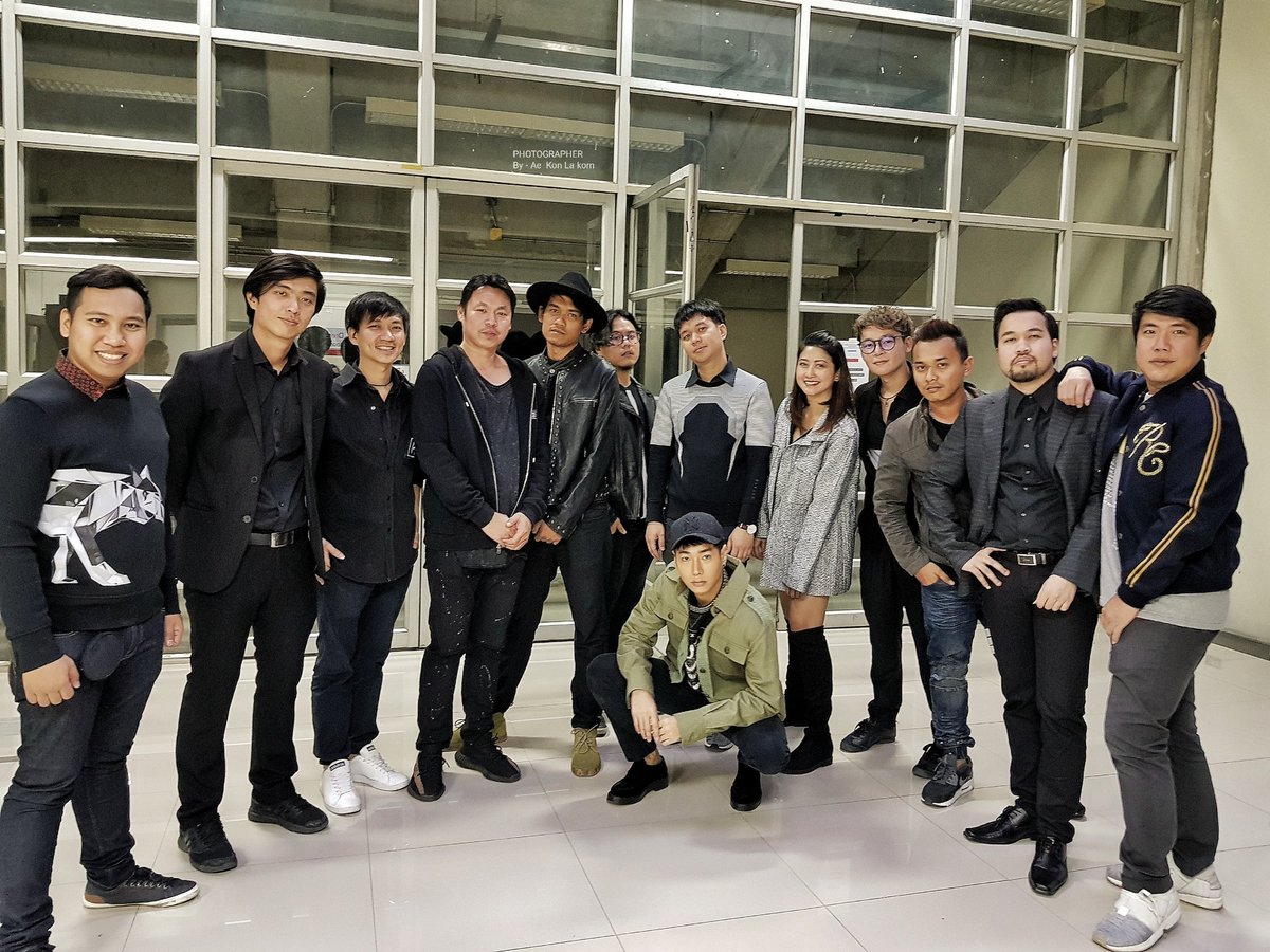 aevan01455686's tweet photo. ALL 4 ONE  &amp; Peck Palitchoke &amp; งงเด้แบนด์ https://t.co/hxYdFnm8lX