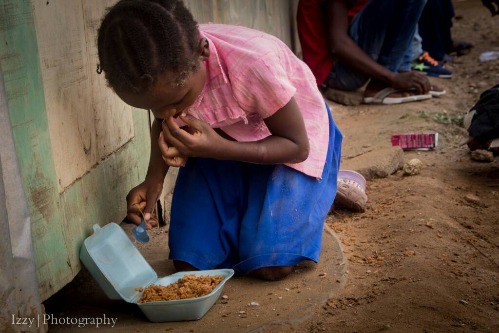 Chinoblu's tweet photo. They need us, let's serve, let's aid,let's give. Selfless love https://t.co/TWNOlETRyX