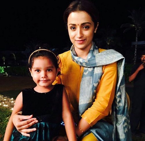 ChennaiTimesTOI's tweet photo. .@trishtrashers upset with ‘96’ picture leak
https://t.co/QUGLJDmeWT https://t.co/gqxtICamM7