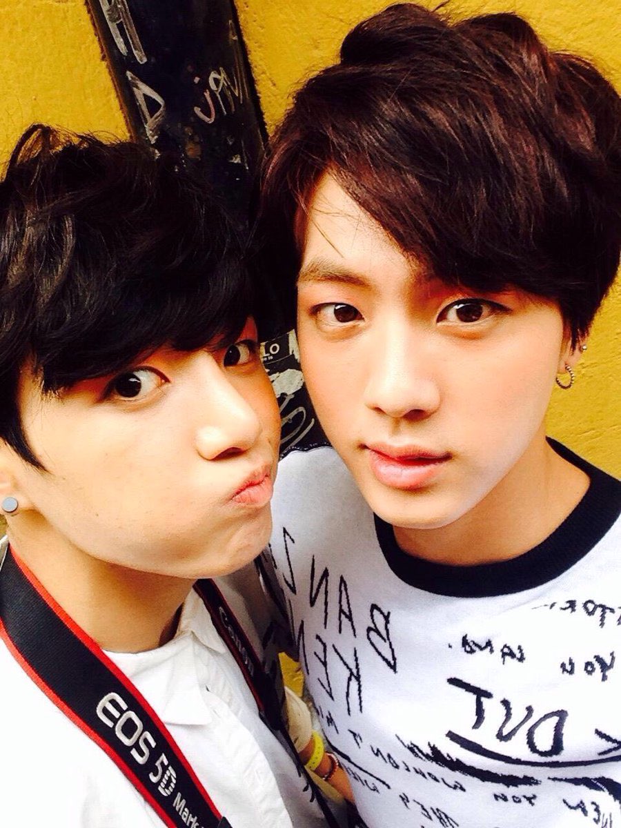 sorachimu_1013's tweet photo. #TeamBTS

長男とマンネのコンビ最高っすよね。♡たまりません。らぶ。 https://t.co/9egp6sTkWM