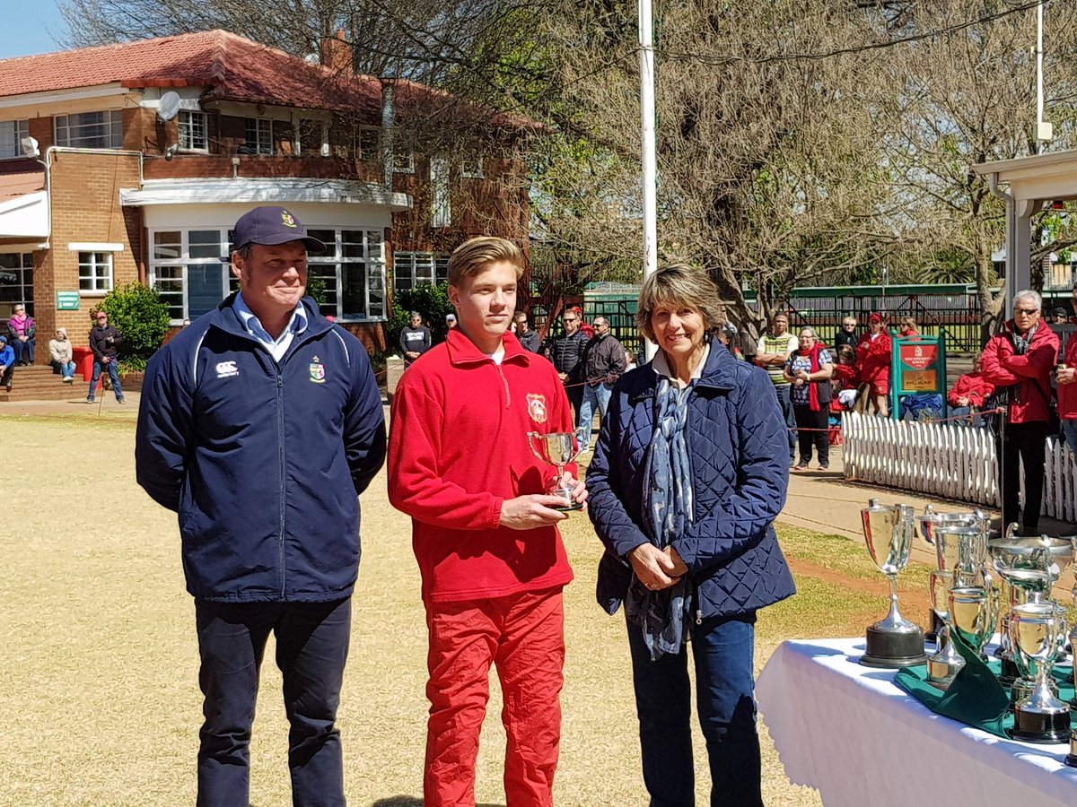 KingEdVIISchool's tweet photo. #RedAthletics #InterHouse @KingEdVIISchool S Freeman 400mHurdlesOpen, 800mOpen & 1500mOpen Trophies #welldoneSeb #redclass https://t.co/dsDj40USPJ