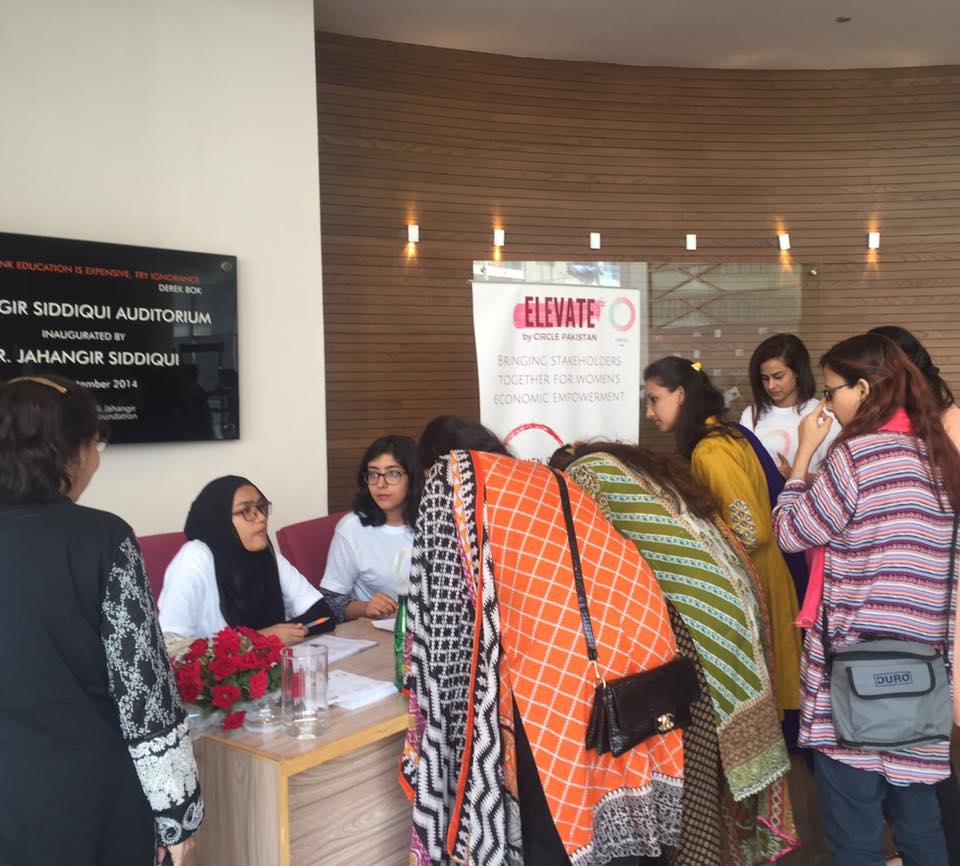 anankemag's tweet photo. Global competition w country finaliststoday in #Pakistan.
#SheLovesTech #SheLovesTechPk
https://t.co/oAWXoajxy9 @CIRCLE2020 @SadaffeAbid https://t.co/Y593ZPfNPA