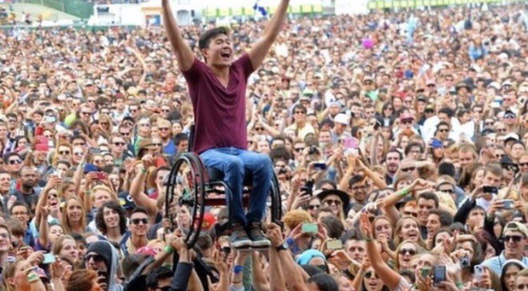 lighthousefest1's tweet photo. This is my picture of the year brings a smile to my face every time. If you have a pulse let's party. 💃🕺 #Amazing #Festival #Concert #Gig https://t.co/0qAMUtrOej