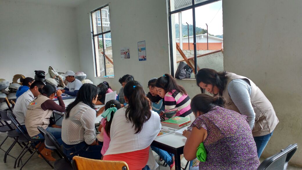 IEEAPuebla's tweet photo. Así se vive este segundo día de actividades en la segunda #JornadaNacional2017 
C.R. XV Atlixco Sur.
#PasaLaVoz👐 https://t.co/FGoFJkWqfO
