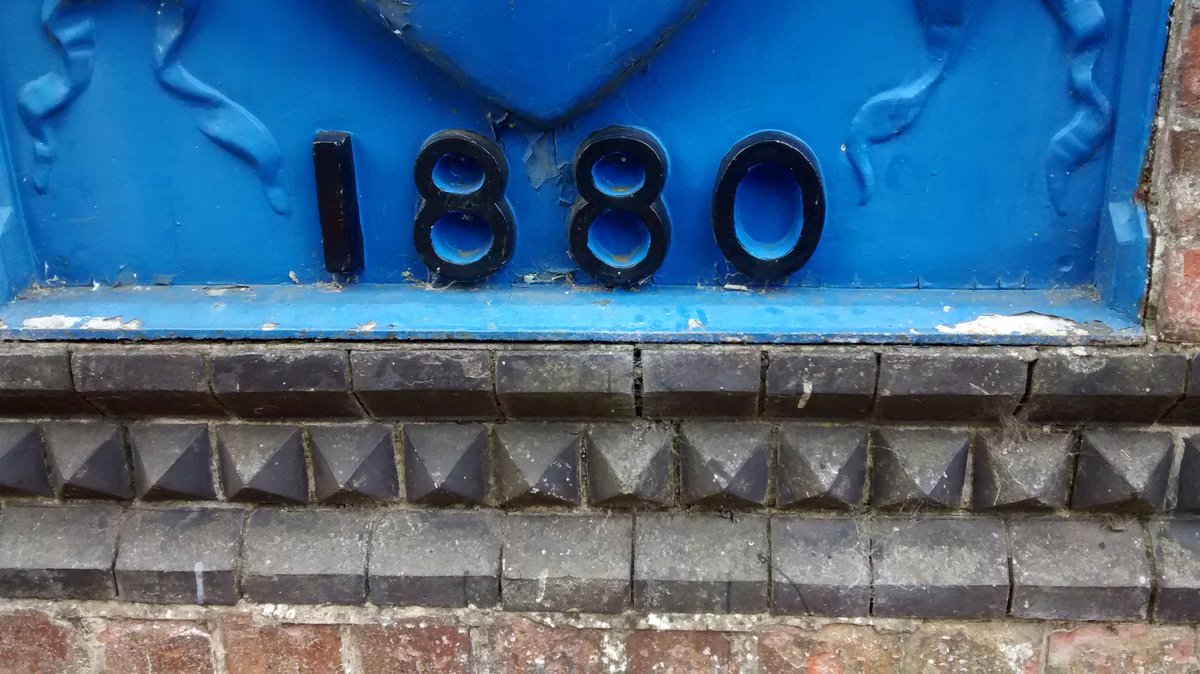 MadelaineCSmith's tweet photo. Forgot to send you pics of these #interestingbricks spotted last week in Reading @BursledonBrickW https://t.co/UaGTUmX3pY